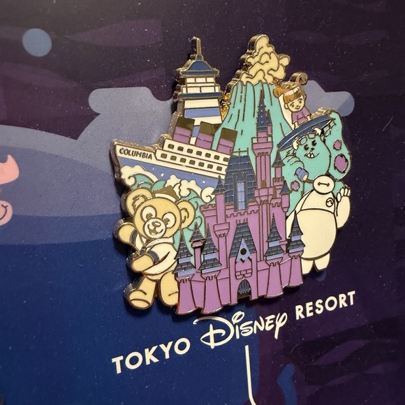 D23 Gold Member Exclusive - Around the World of Disney Parks Pin Set Only - Picture 8 of 11